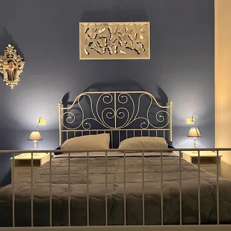 Vico Longo 25 - Ensuit Flat In The Heart Of נאפולי