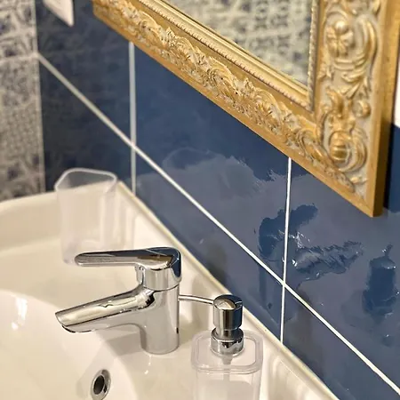 Vico Longo 25 - Ensuit Flat In The Heart Of
